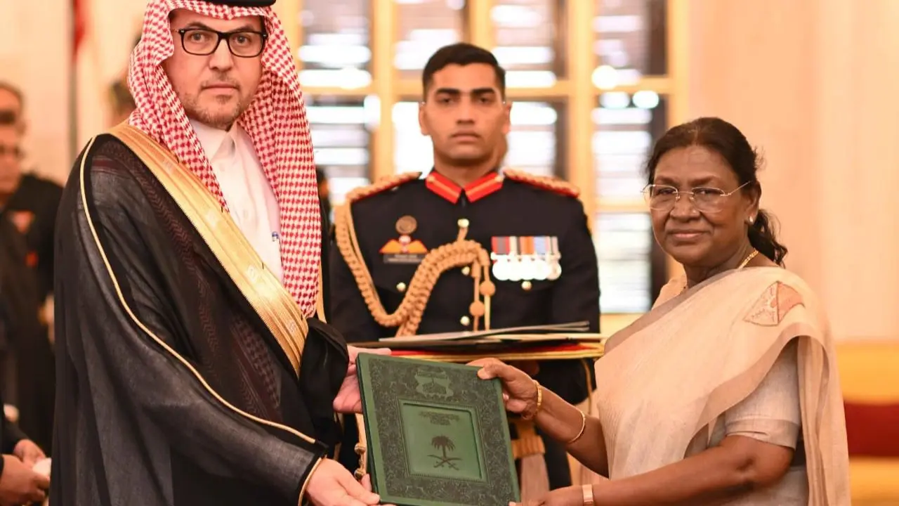 Envoys of five countries present credentials to President Murmu